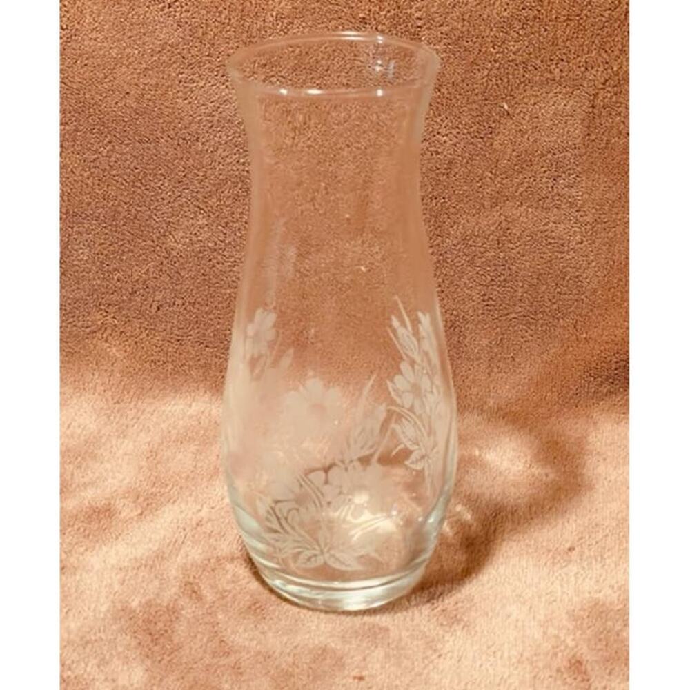 Vintage , Mid-Century Pasabahce Turkish Glass Etched Floral Design 7" Vase